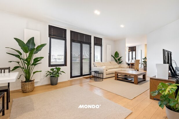 Exclusief  wonen boven de stad: eindeloos panorama en strak design.