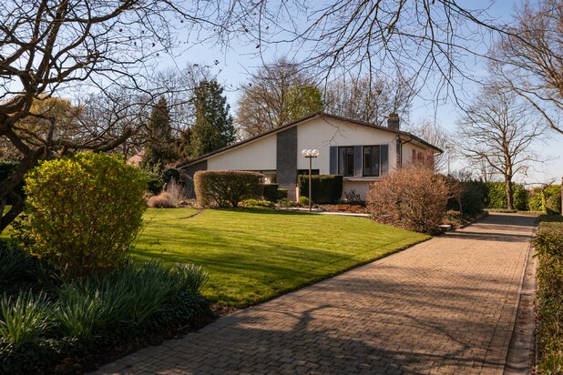 Vrijstaande woning op een riant perceel