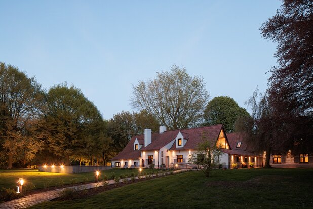 Domein op 4ha. met oprijlaan naar instapklaar landhuis