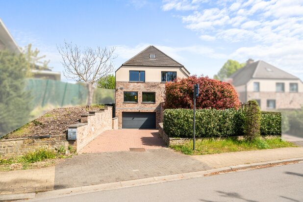 Ruime open villa nabij centrum Wezembeek-Oppem