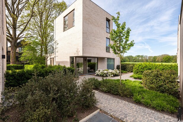 Stijlvolle energiezuinige woning met tuin en dakterras