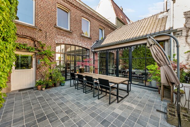 Karaktervolle herenwoning + kantoor en extra nieuwbouwwoning