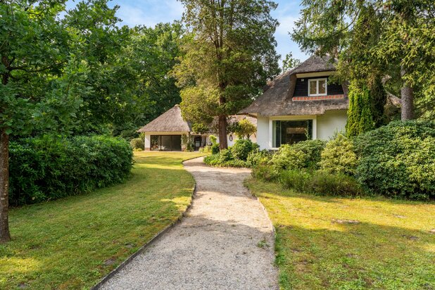 Karaktervolle villa op 4910 m² wijk De Zeurt