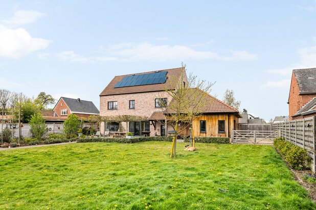 Belle villa avec vue sur les prairies de 1,1 hectare à Lommel