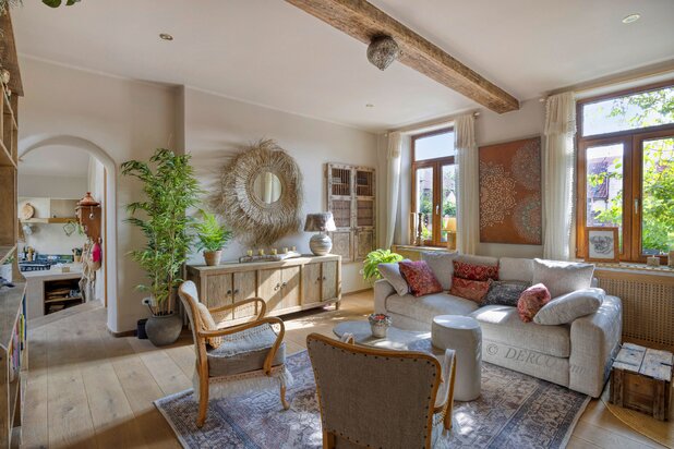 BEAUVECHAIN - on the border with BIERBEEK - HOEGAARDEN  : beautifully renovated square farmhouse with “a SOUL”