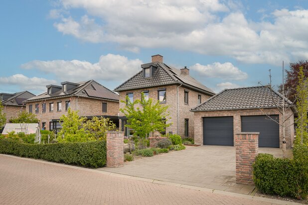 Villa te koop in OCHTEN met referentie 19411431746