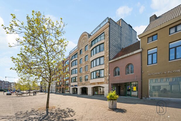 Subliem appartement van 275m2 op de Markt van Deinze