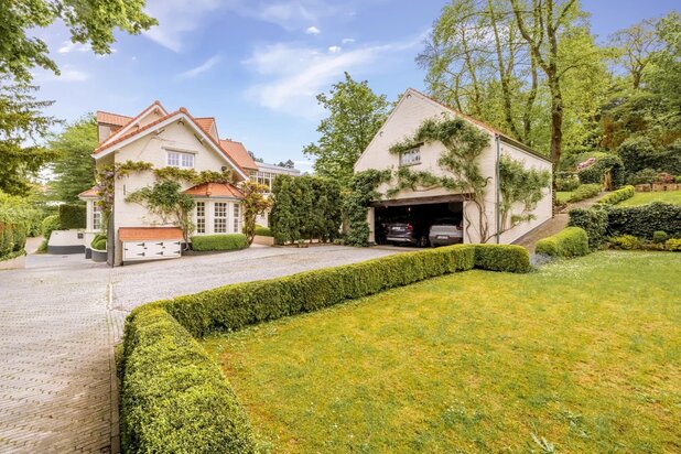 Lasne - Gerenoveerde villa uit 1925 met bijgebouw