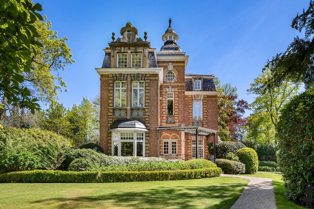 Prachtig instapklaar eclectisch landhuis op ca. 2.932m² te Hoogboom!