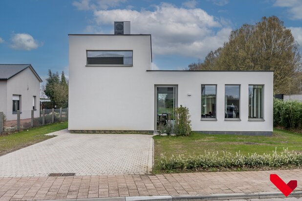 Modern newly built villa on a spacious plot in Herent