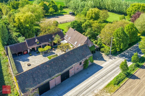 Zeer goed onderhouden gerestaureerde hoeve