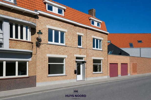 Breedgevelwoning met garage
