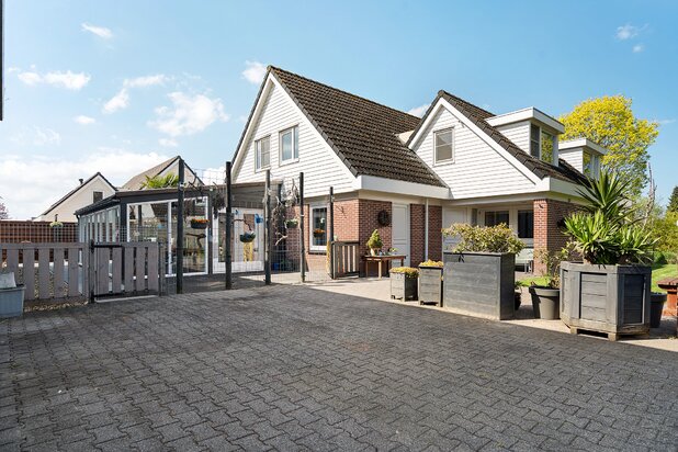 Villa te koop in BIDDINGHUIZEN met referentie 19111132492