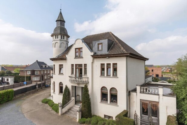 Charmante demeure avec de beaux éléments authentiques à vendre à Opglabbeek