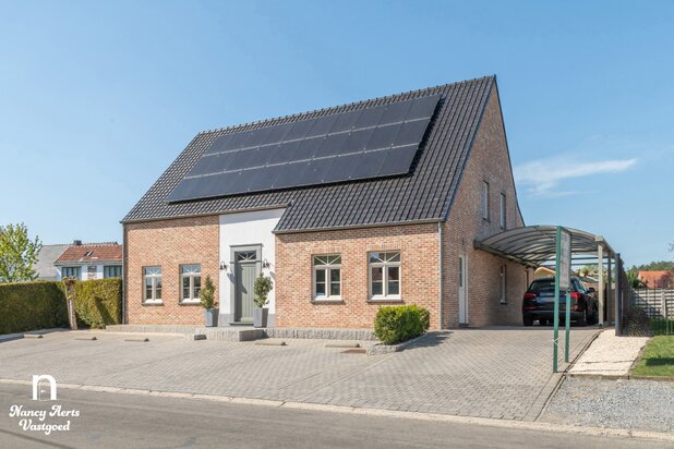 Prachtige gezinswoning met kapperszaak op rustige ligging