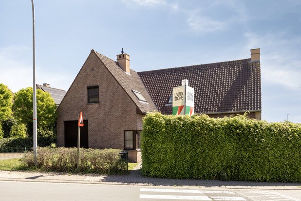 Spacious 4 bedroom villa in Halle