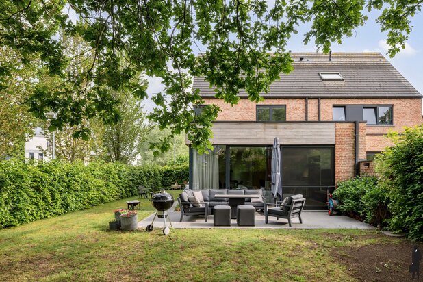 Luxueuze halfopen nieuwbouwwoning (2017) met 4 slaapkamers