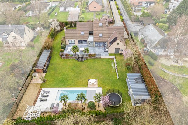 Splendid villa ideally located in a private cul-de-sac