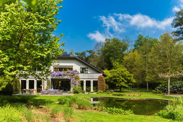 Elegant villa with bungalow and swimming pond