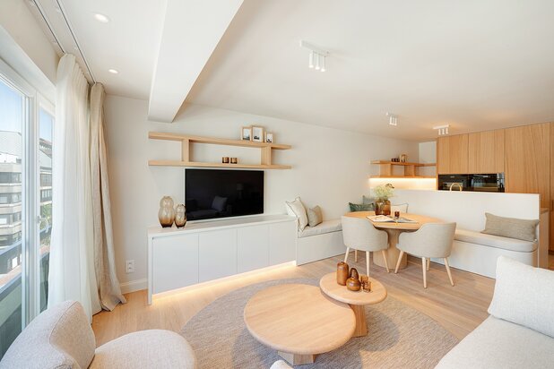 Gerenoveerd appartement op een uitstekende ligging nabij het Lichttorenplein.