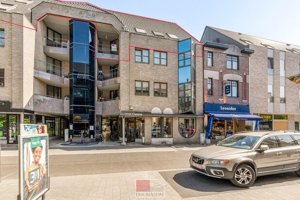 Duplexappartement gelegen op de 3de en 4de verdieping van Residentie Passage Begas.