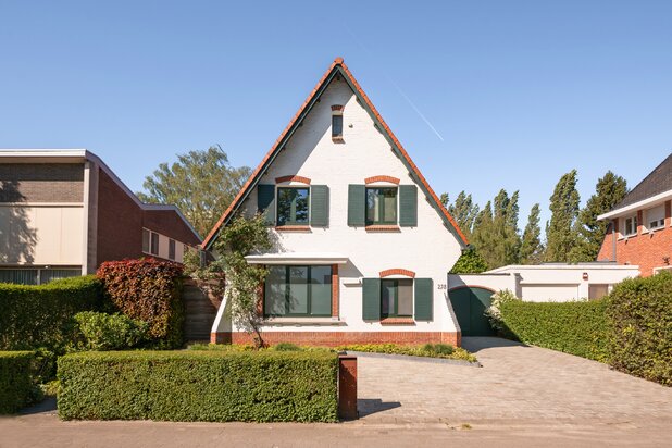 Karakter woning met ZW-tuin en praktijkruimtes