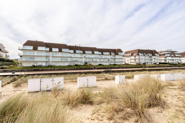 Uitzonderlijk appartement aan de Wandeldijk met frontaal zeezicht...