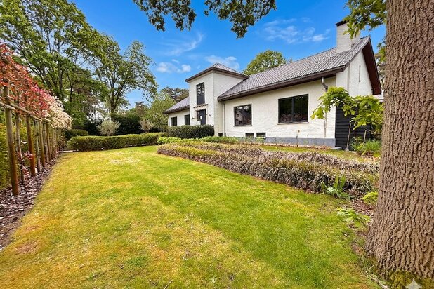 Exclusieve, recente villa met zwembad en tal van extra troeven in het geliefde Vriesdonk.