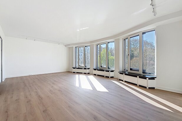 King's Garden: Luxueus gerenoveerde duplex 2 SK + kantoor