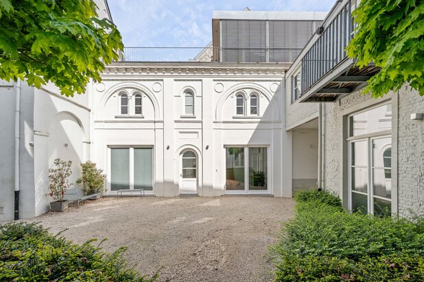 Woning met historisch karakter en ruim dakterras