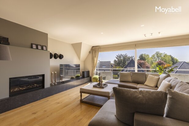 Exclusieve volledig gemeubelde penthouse met grote terrassen. 