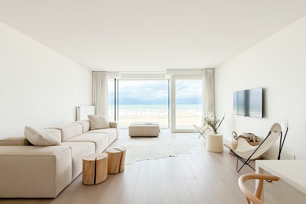 Exclusief appartement met frontaal zeezicht op Zeedijk-Zoute