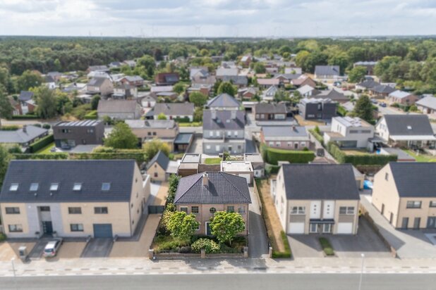 Ruime woning met 6 slpks. en grote kelder nabij Nederland