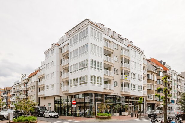 3 slp appartement met 3 badkamers en 3 terrassen te Knokke