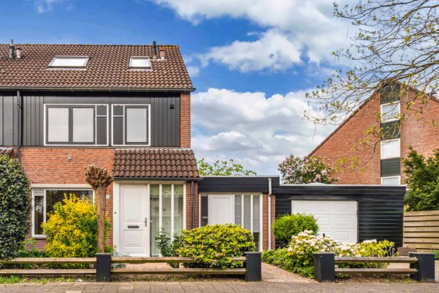 Villa te koop in HUIZEN met referentie 19711838539