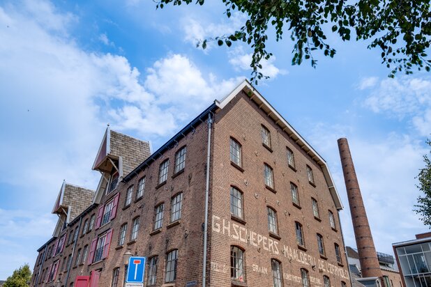 Uniek penthouse in monumentaal pand, wonen met karakter aan de rand van de Deventer binnenstad.