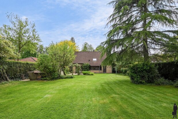 Charmante villa met prachtige tuin in rustige doodlopende straat te Heide.