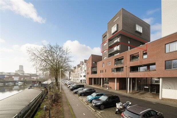Ruim app op toplocatie met autostaanplaats (+€ 30.000)