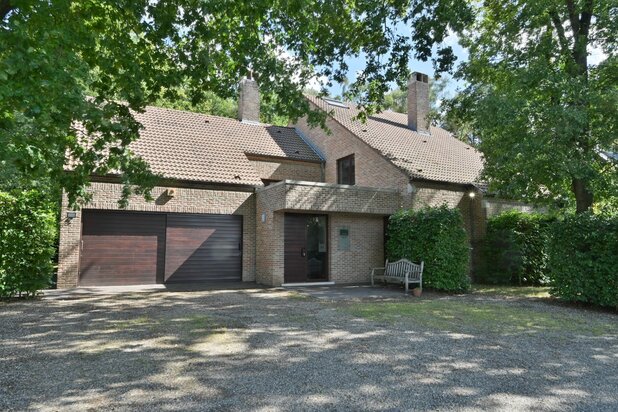 Royale woning van maar liefst 400 m² met ruime praktijk in een groene, bereikbare omgeving te Zutendaal