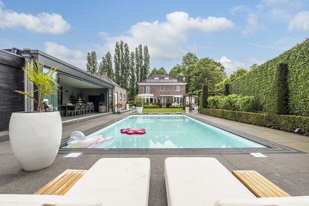 Energiezuinige villa met zwembad, poolhouse & gastenverblijf