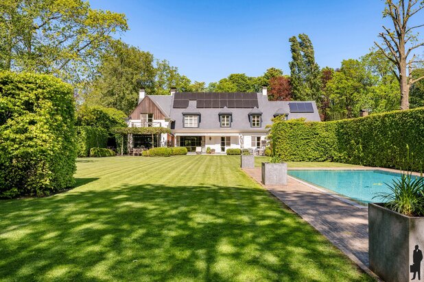 Prachtige villa met zwembad op een top ligging te Itegem.