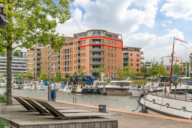  Exclusief hoekappartement aan het water met ruim zonneterras
