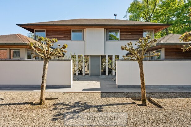 Stijlvolle villa met luxueuze afwerking en zonnige tuin ! Kijkdag met richtprijs