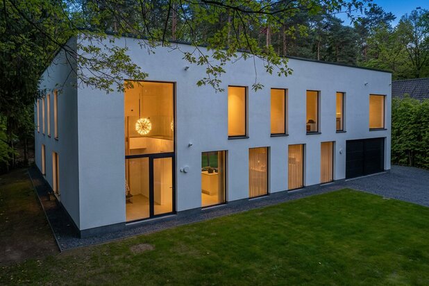 Exclusieve energiezuinige villa in groen kader te Koningshof