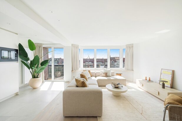 Prachtig vernieuwd appartement met open zichten en terrassen