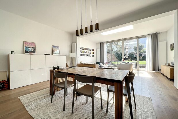 Parvis Saint-Pierre: Magnificent renovated house with 5 BR
