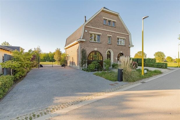 Authentieke vrijstaande woning tegenover een prachtig natuurgebied op de grens met Meise