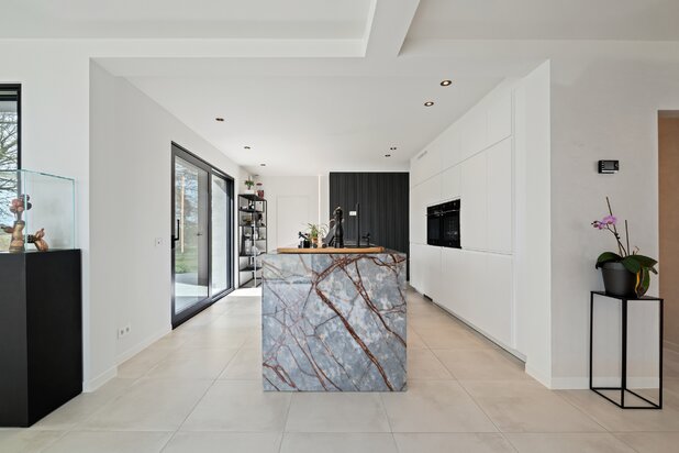 Volledig gerenoveerde bungalow op perceel van 2.878m²