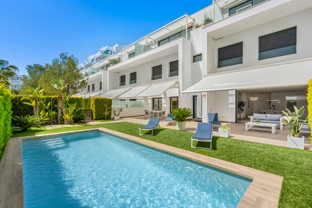 Instapklaar ruim gelijkvloers appartement met privézwembad in Naranjo - Las Colinas Golf & Country Club
