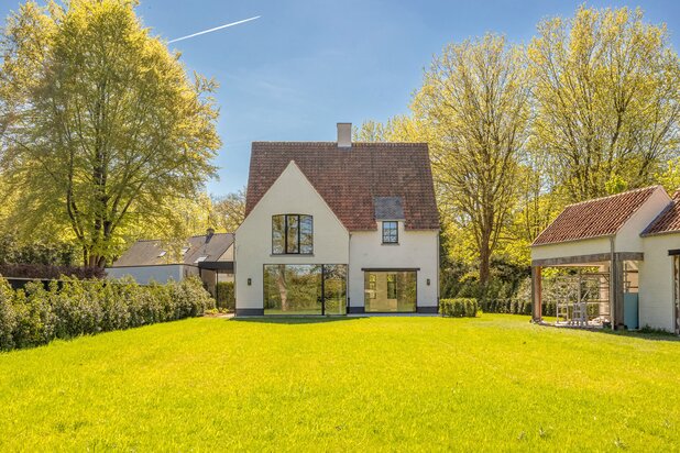STIJLVOLLE NIEUWBOUWVILLA OP 2.804 M²